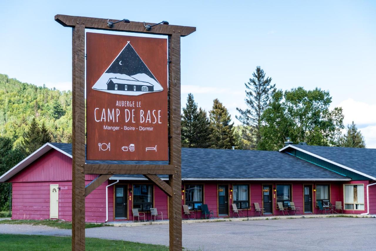 Auberge De Jeunesse Le Camp De Base L'Anse-Saint-Jean Ngoại thất bức ảnh